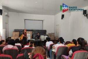 Entrega de ayudas humanitarias