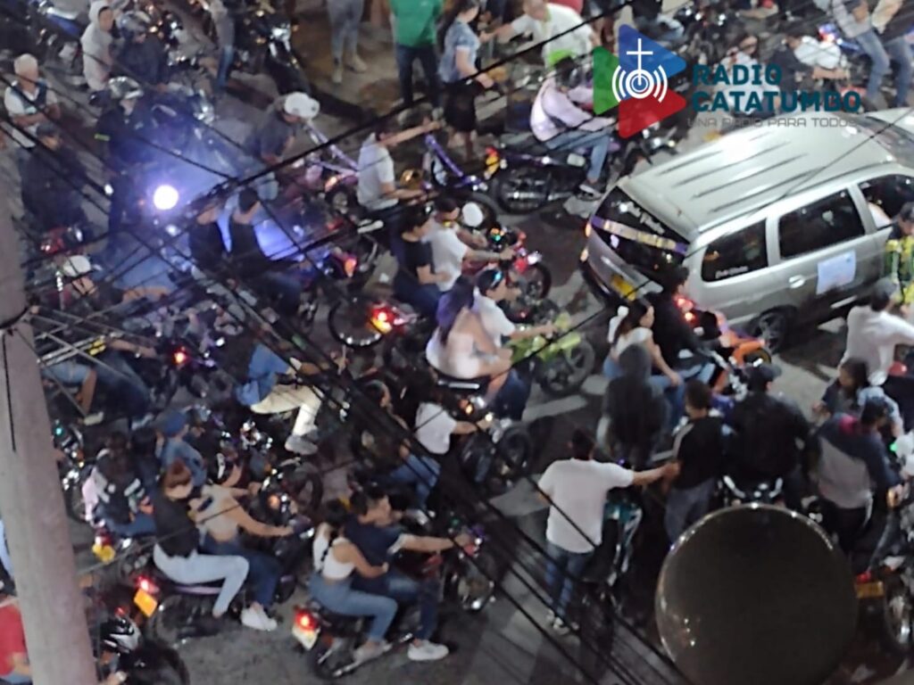 Multitudinario entierro