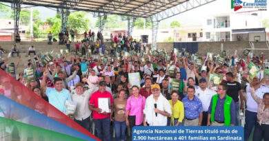 Campesinos reciben títulos de propiedad de tierras tras décadas de espera en Sardinata, Norte Santander / Foto: ANT