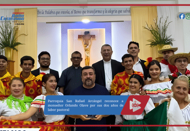 Parroquia San Rafael Arcángel reconoce a monseñor Orlando Olave por sus dos años de labor pastoral