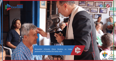 Monseñor Orlando Olave finaliza su visita pastoral en la Catedral de Santa Ana.