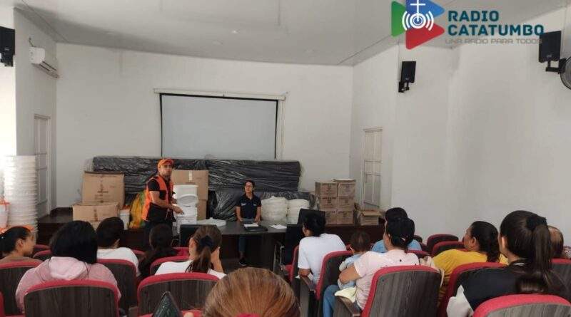 Entrega de ayudas humanitarias