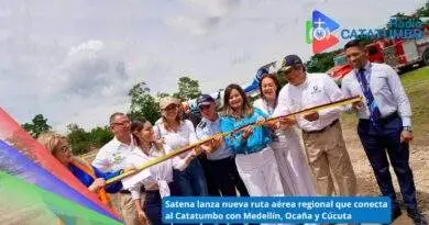 Funcionarios del Gobierno nacional y Satena inauguran la nueva ruta aérea que conecta a Tibú con Cúcuta, Ocaña y Medellín / Foto: Presidencia de la República