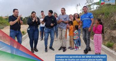 Campesinos aprendices del SENA en la nueva placa huella de la vereda del Llano de Los Trigos en Ocaña, Norte de Santander / Foto: Redes Sociales