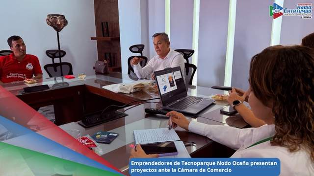 Emprendedores del Tecnoparque Nodo Ocaña del SENA socializaron sus proyectos al presidente ejecutivo de la Cámara de Comercio de Ocaña, Fabio Rincón / Foto: Cámara de Comercio de Ocaña