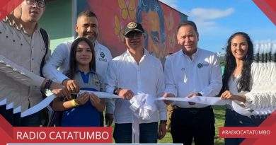El presidente Gustavo Petro, en compañía del ministro de Educación, Daniel Rojas, oficializó la entrega del Colegio-Universidad en la vereda Bracitos del municipio de El Tarra, Norte de Santander / Foto: Presidencia de la República